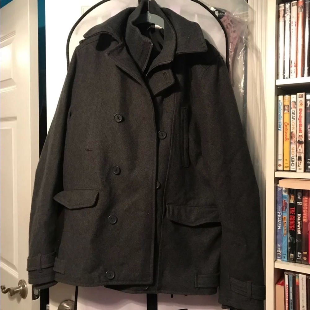 H&M Men’s Peacoat in Charcoal Gray Size Medium